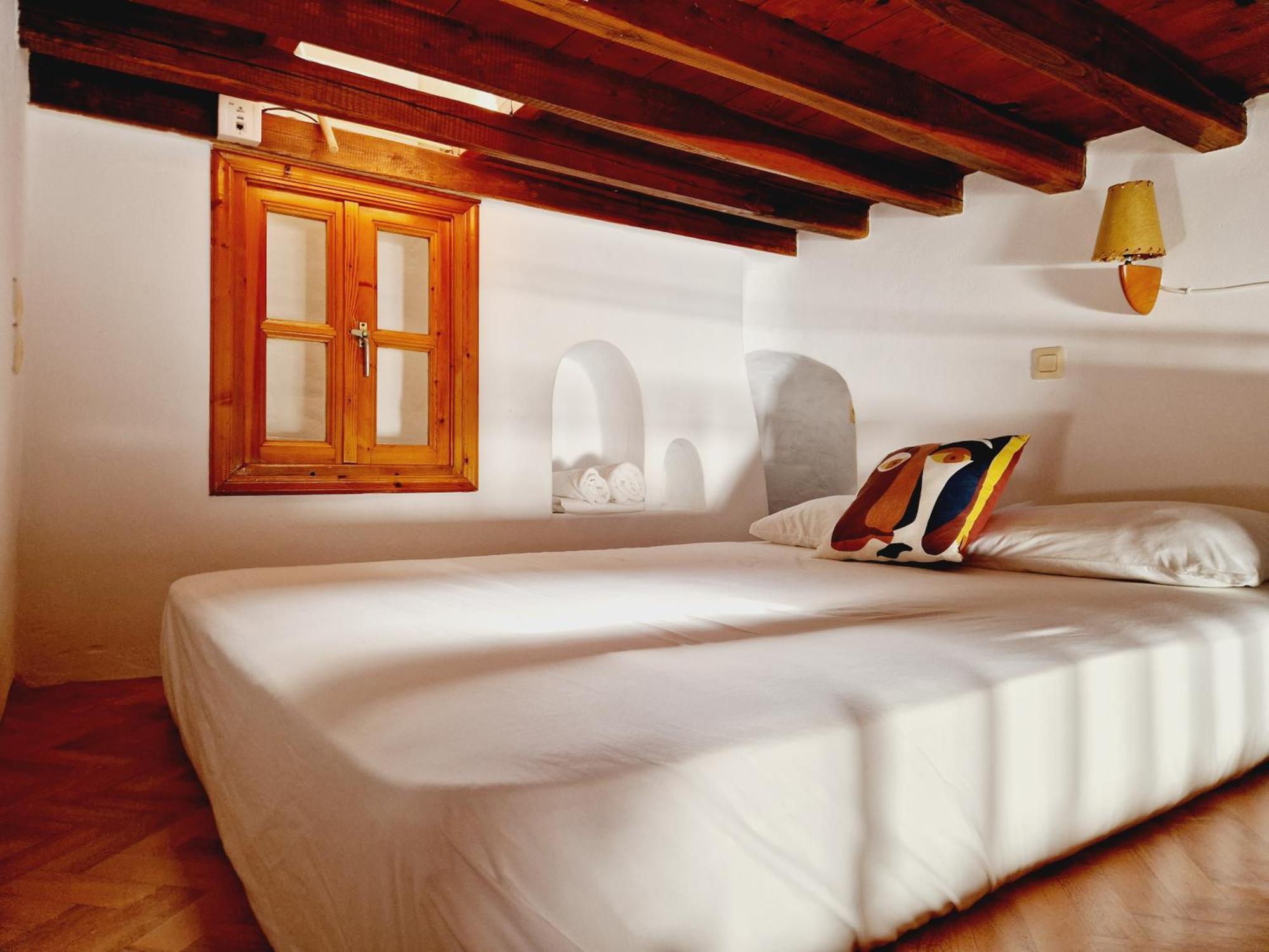 Bright & Relaxing Loft With Attic Room In The Heart Of Mykonos City Mykonos Town Oda fotoğraf